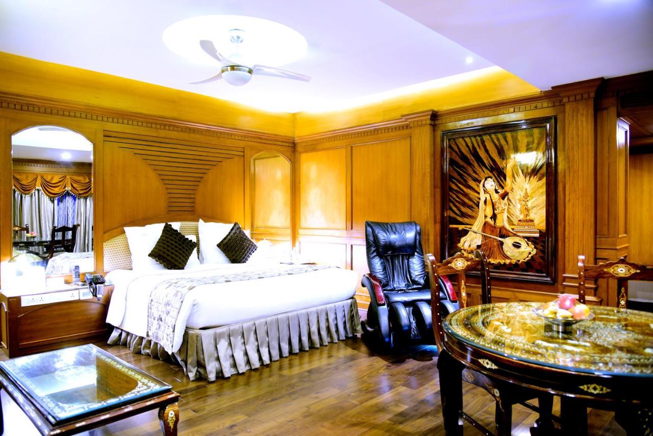 Sandesh The Prince Mysore Exteriör bild